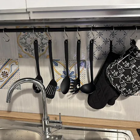 Black Angel Oak Бари