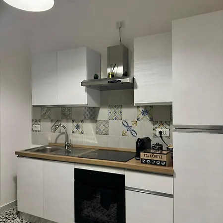 Black Angel Oak Apartment Bari