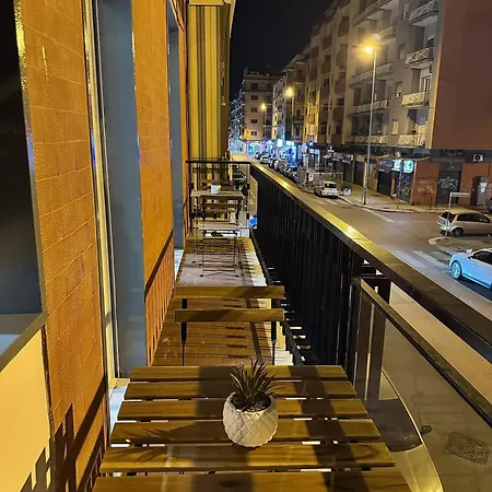 Black Angel Oak Apartment Bari